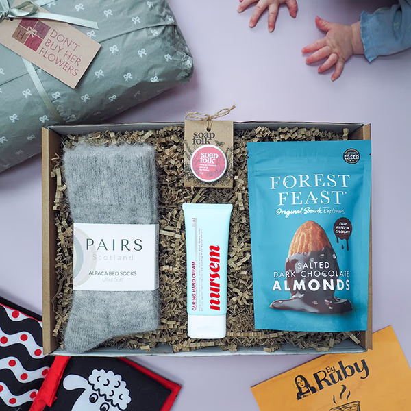 CREATE A NEW MUM GIFT BOX