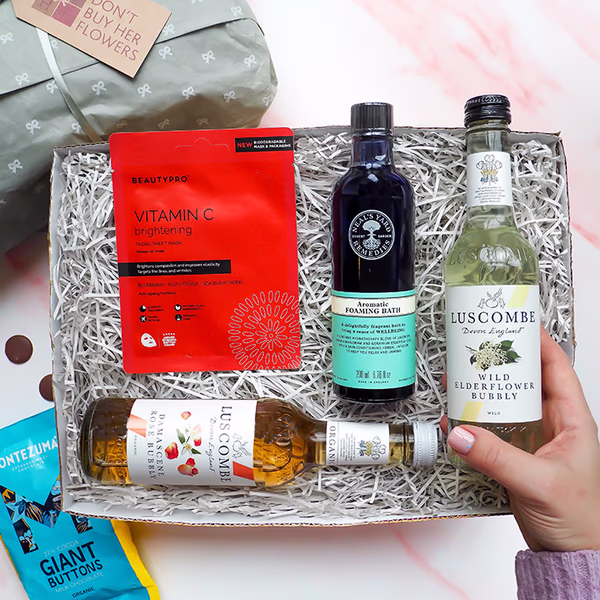 THE NEW MUM GIFT BOX